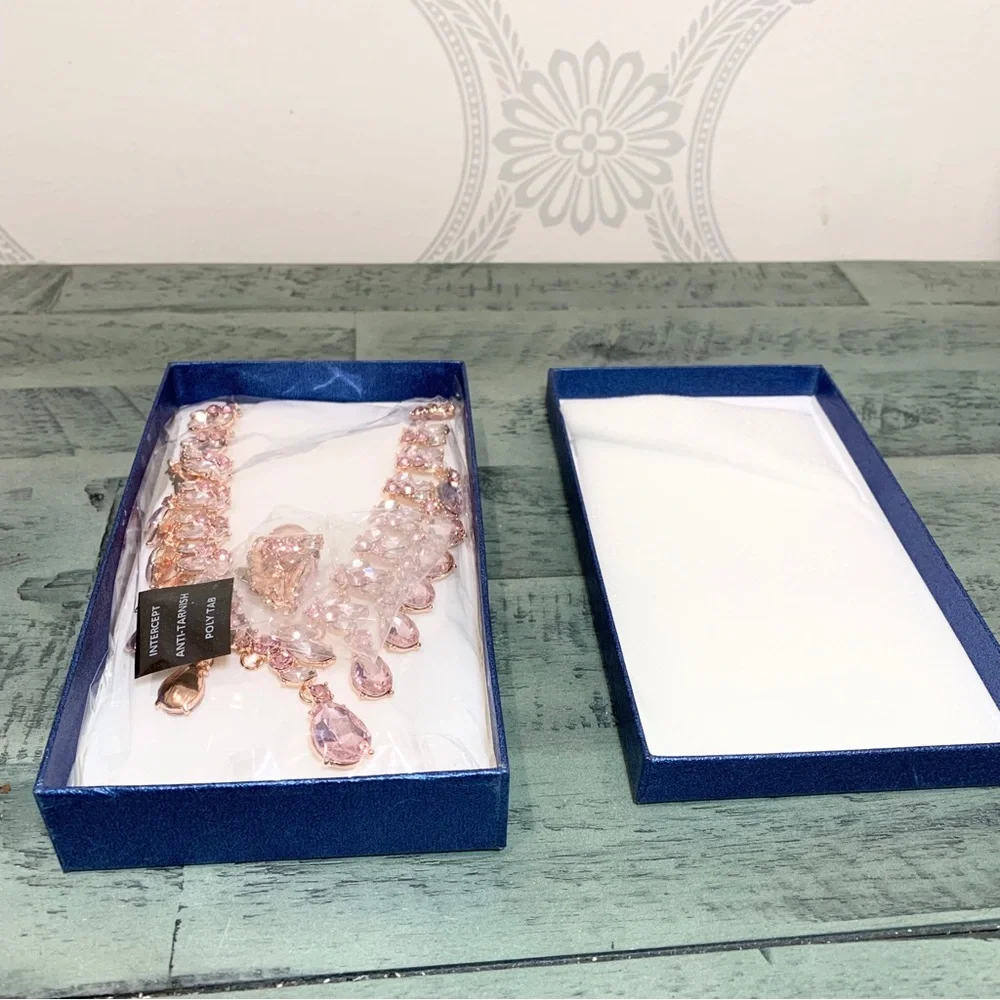 New Necklace and Earrings Austrian Crystal Pink Stones Rose Tone New - Picture 10 of 11